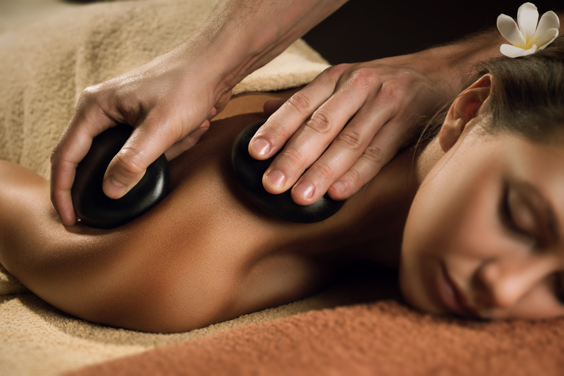 hot_stone_massage3